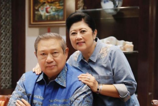 Ani Yudhoyono, Perempuan Tangguh yang Lahir dari Keluarga Tentara - GenPI.co