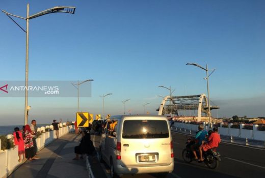 Jembatan Suroboyo Jadi Lokasi Swafoto Warga - GenPI.co