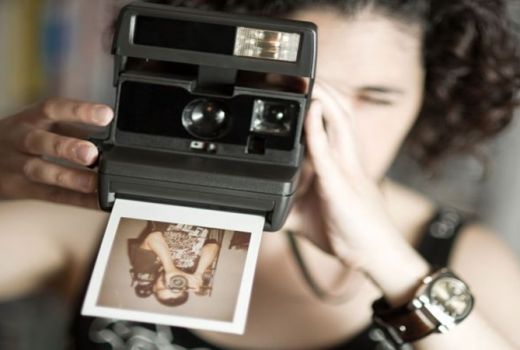Kamera Polaroid Masih Digemari, Ini Kiat Dapatkan Foto Menawan - GenPI.co