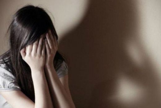 Gadis di Manado Diperkosa Ayah Kandung, Pelaku Malah Dibebaskan! - GenPI.co