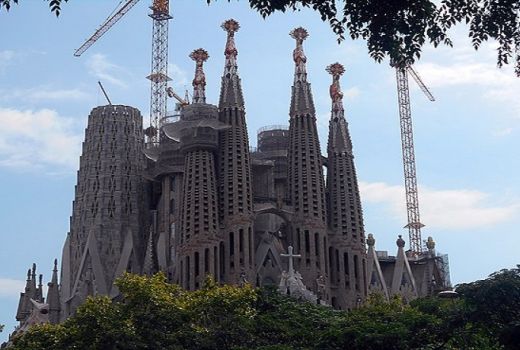 Rumah Ibadah LA Sagrada Familia 137 Tahun Berdiri Tanpa IMB - GenPI.co