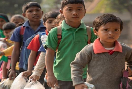 Di India, Biaya Sekolah Ini Dibayar dengan Sampah Plastik - GenPI.co