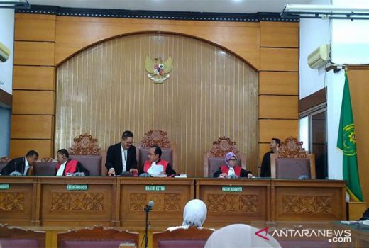 Tak Hanya Sidang MK, Ratna Sarumpaet Juga Jalani Sidang Pembelaan - GenPI.co