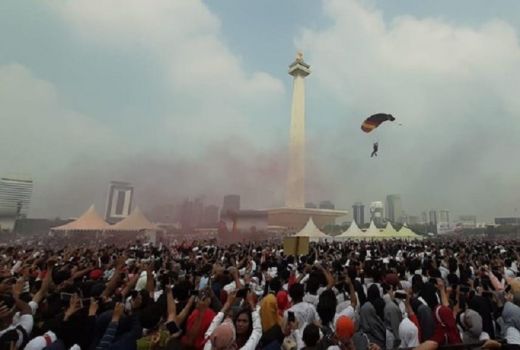 Festival Damai di Monas, Ada Atraksi Terjun Payung - GenPI.co