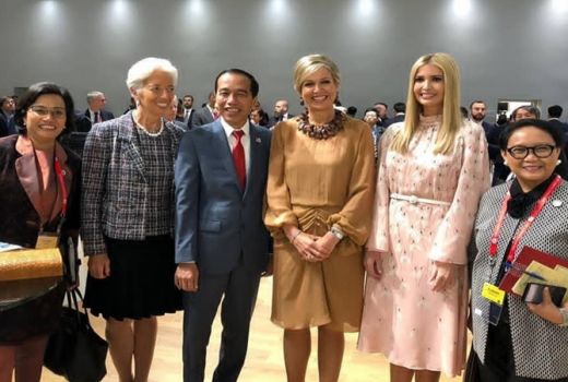 Hadiri KTT G20, Jokowi Diapit Perempuan-Perempuan Perkasa Dunia - GenPI.co