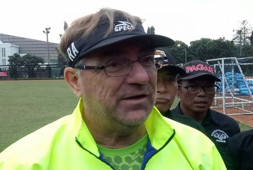 Persib Bandung Tanpa Robert Alberts Siap Hadapi Bhayangkara FC - GenPI.co