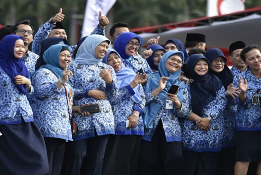 Usai Terima Gaji 13, PNS dan TNI Harus Sumpah Setia Pancasila - GenPI.co