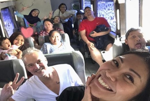 Momen Bahagia Anggun C Sasmi Kala Pulang Kampung ke Cilacap - GenPI.co