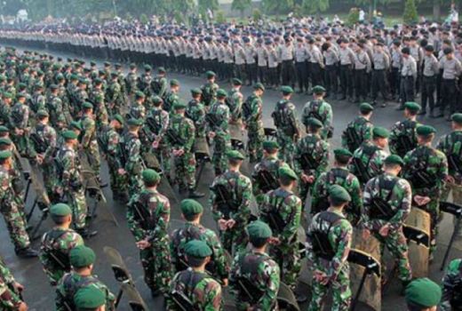 Soal Naik Gaji, Polri Minta 100%, TNI : Rakyat Sejahterakan Dulu - GenPI.co
