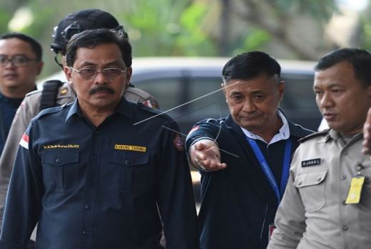 Tiba di KPK, Gubernur Kepri Dikawal Polisi Bersenjata Lengkap - GenPI.co