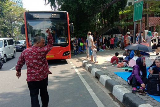 Bus TransJakarta Siap Angkut Pencari Suaka yang Berunjuk Rasa - GenPI.co