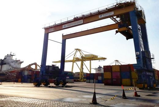 Pelindo III Rugi Rp 60 M Akibat Crane Ditabrak Kapal Soul of Luck - GenPI.co