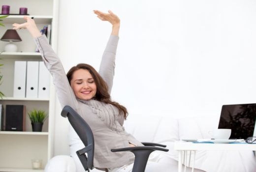 3 Kiat Sehat Untuk yang Sering Duduk Seharian di Kantor - GenPI.co