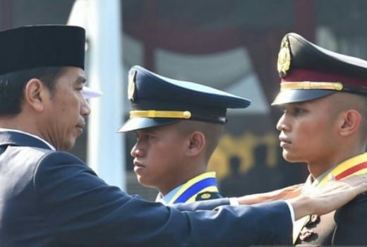 Idris, Anak Petani dan Guru Mengaji jadi Lulusan Terbaik Akpol - GenPI.co