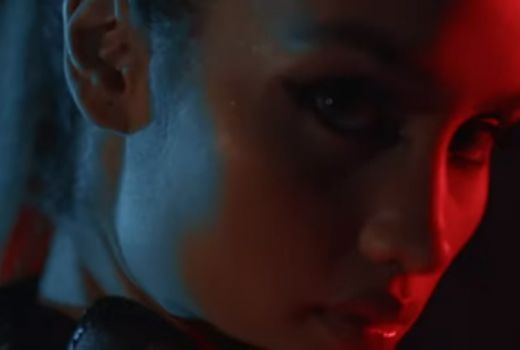 Kerennya Video Klip 'Vida', Cinta Laura Mirip Ariana Grande! - GenPI.co
