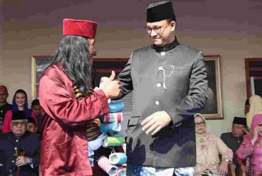 Lebaran Betawi di Monas, Anies Disambut Palang Pintu - GenPI.co