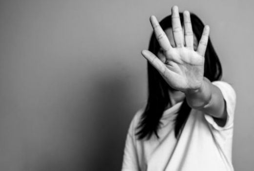 Dilecehkan, Wanita Ini Kejar dan Tangkap Sendiri Pelakunya - GenPI.co