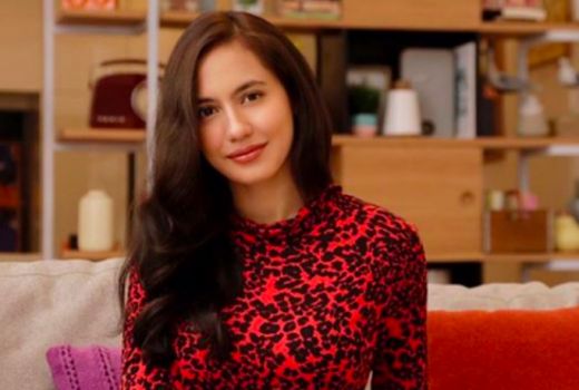 Tak Disangka, Pevita Pearce Jago Main PUBG! Berani Nantang? - GenPI.co
