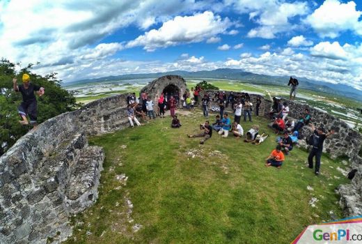 Indahnya 3 Benteng Kapur Di atas Bukit Dembe - GenPI.co