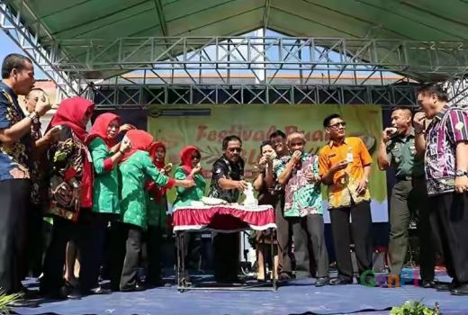Festival Buah di Pasar Sido Makmur Diserbu pengunjung - GenPI.co