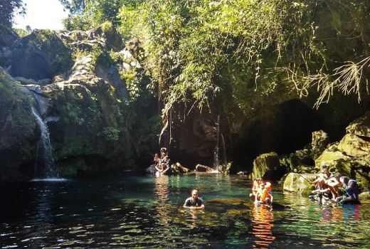 Sensasi Mandi Air Es di Telaga Sunyi - GenPI.co