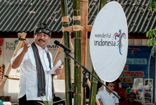 Kunker di Lombok, Menpar Hadiri Creative Dialogue Festival Bau Nyale - GenPI.co