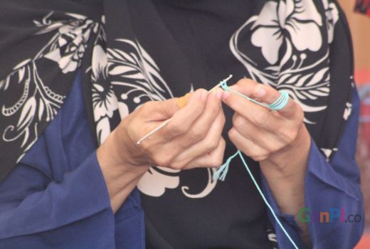 Ada Kegiatan Belajar Merajut Festival Crossborder Entikong 2019 - GenPI.co