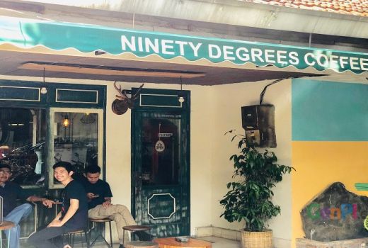 Kedai Kopi Ini Tempat Tongkrongan Komunitas Fotografi - GenPI.co