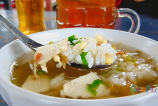 Di Tempat Makan ini, Semua Pengunjungnya Dianggap Raja - GenPI.co