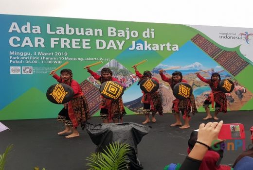 Diguyur Hujan, CFD Labuan Bajo Tetap Meriah - GenPI.co