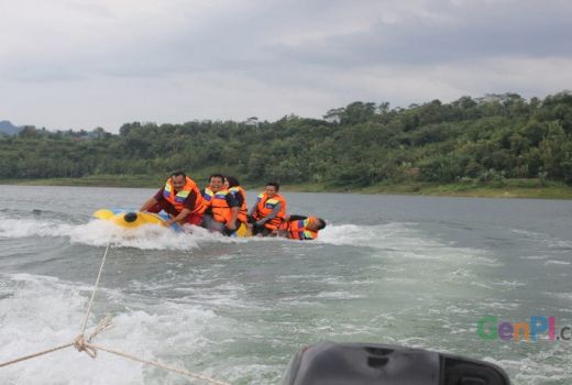 Banana Boat Jadi Andalan Wisata Air di Wonosobo - GenPI.co