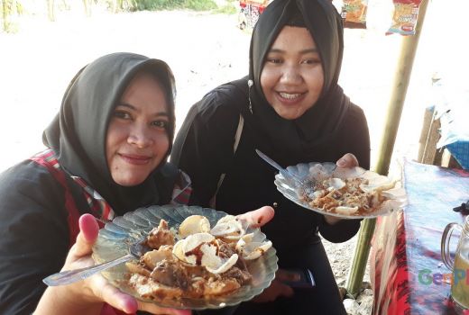 Menikmati Tipat Bali Di Desa Transmigrasi - GenPI.co