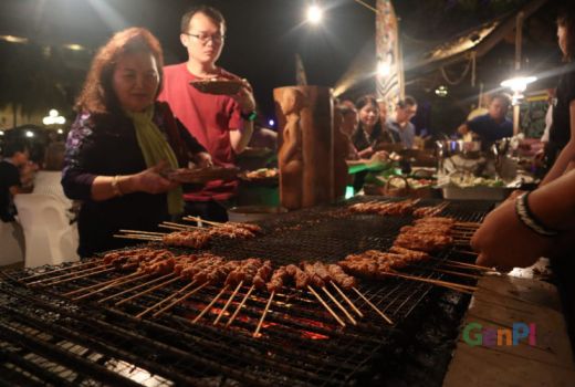 Kesan Turis New Zealand Pada Sajian The Best of Street Food Fiesta 2019 - GenPI.co