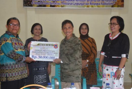 Gereja Dan Masjid Dapat Bantuan Bupati Gorontalo - GenPI.co