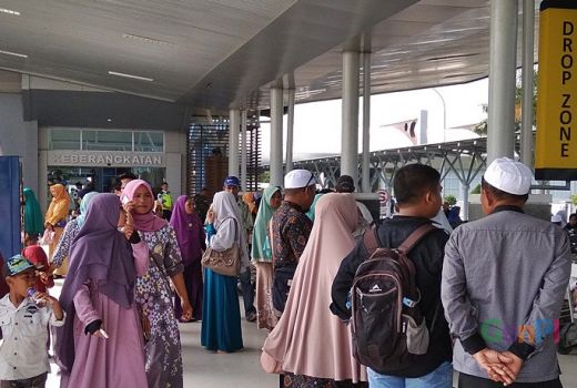 Sehari Setelah Gempa, Turis Tetap Menikmati Lombok - GenPI.co