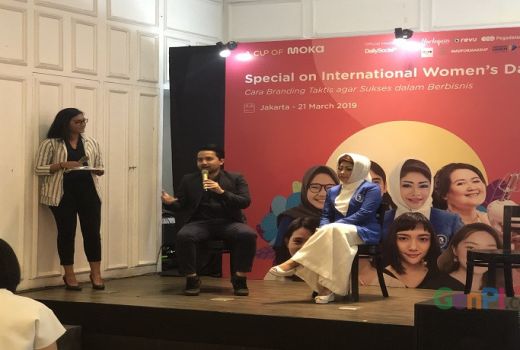 Perempuan Lebih Pandai Dalam Bisnis Dibanding Pria - GenPI.co