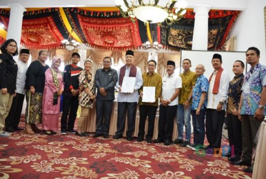 Kembangkan Industri Kreatif, Tanah Datar Gandeng Bekraf RI - GenPI.co