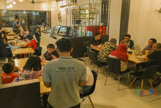 Presiden Jokowi Pernah Cicipi Kopi di Kedai Ini - GenPI.co