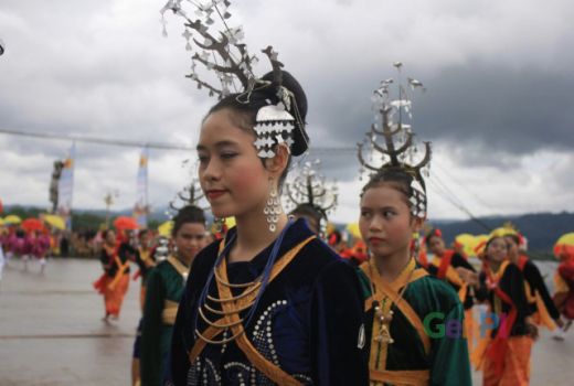 Festival Teluk Jailolo Tampilkan Kolaborasi Suku Asli dan Pendatang di Halmahera Barat - GenPI.co