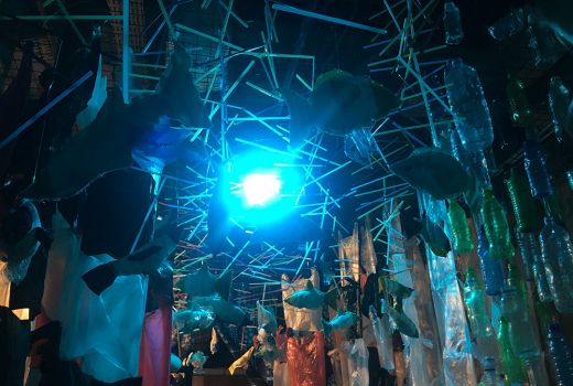Hari Bumi, Pameran Sampah Hasil Rampasan Dian Sastro Resmi Dibuka - GenPI.co