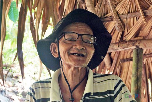 Berkawan dengan Monyet, Sartam Raih Penghargaan Birdlife - GenPI.co