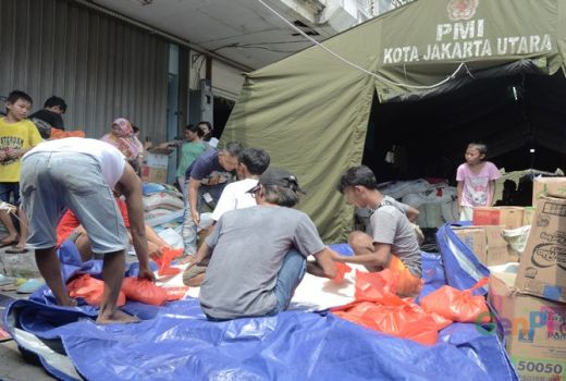 Berpuasa di Tenda Pengungsian Pasca Kebakaran Kampung Bandan - GenPI.co