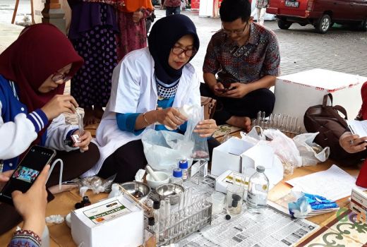 Dinkes Wonosobo Uji Makanan di Pusat Takjil Wonosobo - GenPI.co