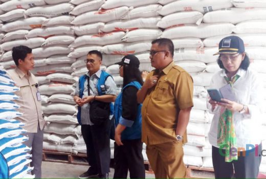 Sidak Stok Bahan Pokok, Tim Gabungan Kunjungi Gudang di Gorontalo - GenPI.co
