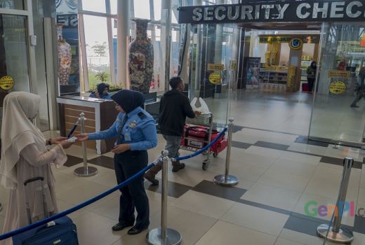 Tiket Pesawat Mahal, Bandara Pekanbaru Sepi Pemudik - GenPI.co