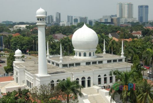 Salat Ied, 15 RIbu Jamaah Salat ied di Masjid Al-Azhar Jaksel - GenPI.co