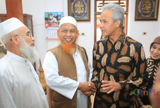 Open House Ganjar Pranowo Ada Suster Gereja Sampai Warga Pakistan - GenPI.co