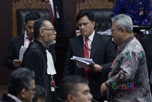 Sejumlah Pihak Hadiri Sidang Pendahuluan PHPU di MK - GenPI.co