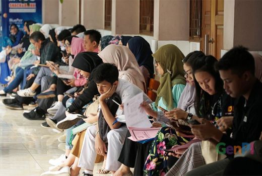 Polemik PPDB 2019, Sudah Online Tapi Masih Antre? - GenPI.co