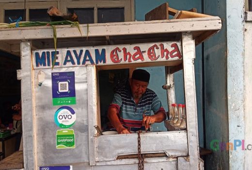 Jokowi Menang, Pedagang Mie Ayam di MK Laris Manis - GenPI.co